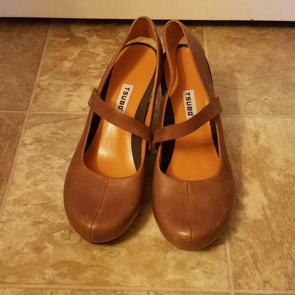 Tsubo Comfortable Leather Heels